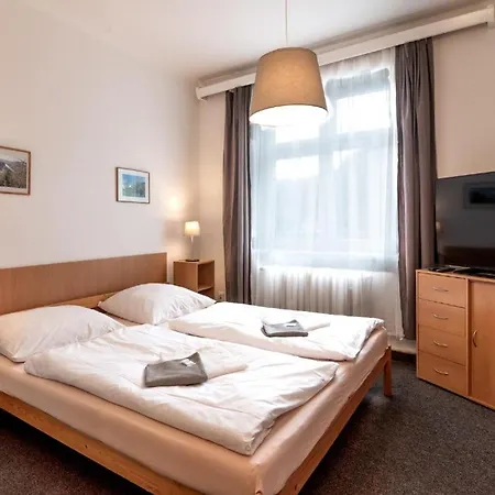 Hotel U Berounky 2*